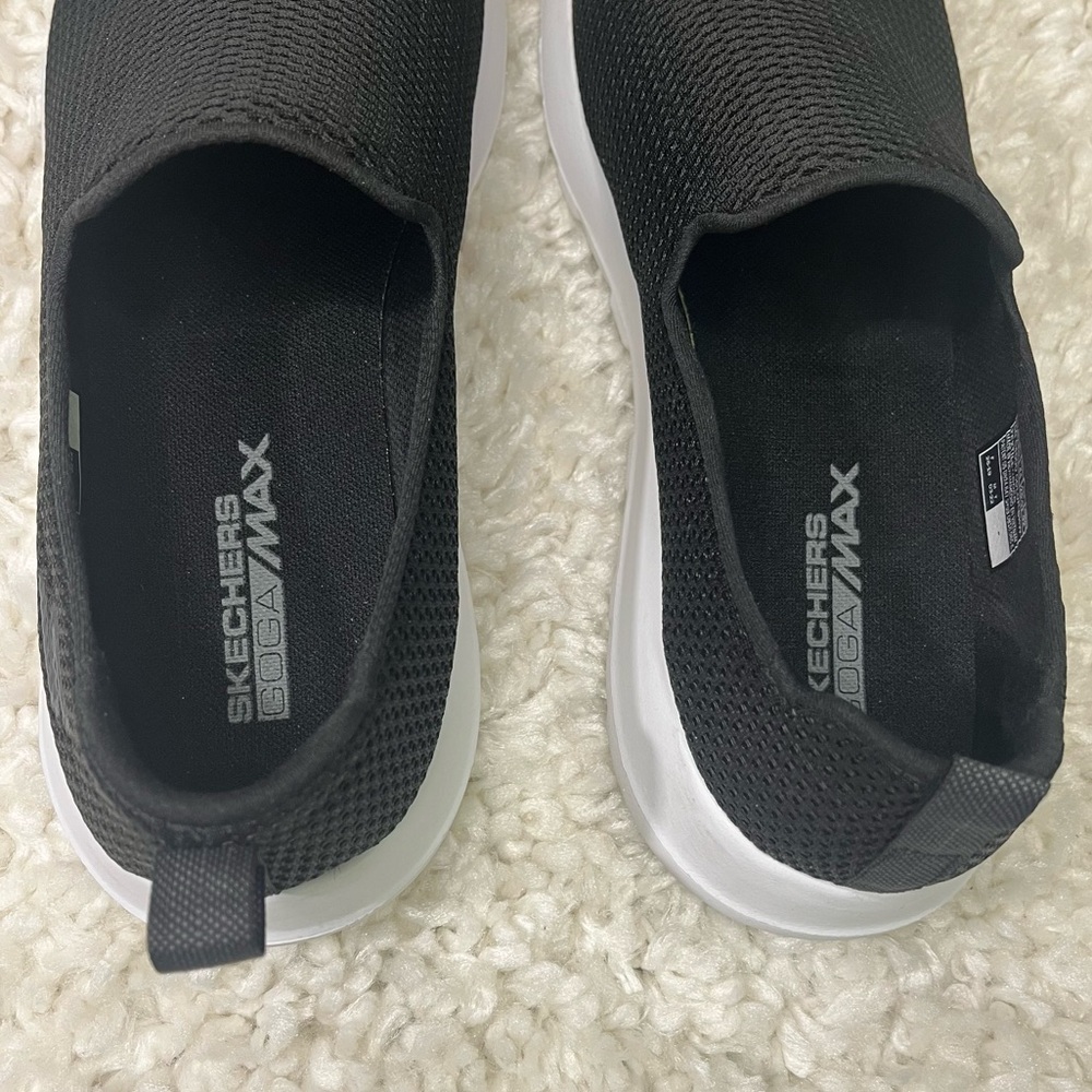 Skechers Goga Max slip on sneakers 10.5 - Picture 3 of 7